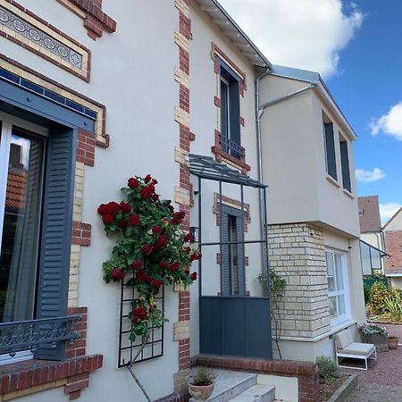 Le Carre Courtois Appartement Luisant Buitenkant foto