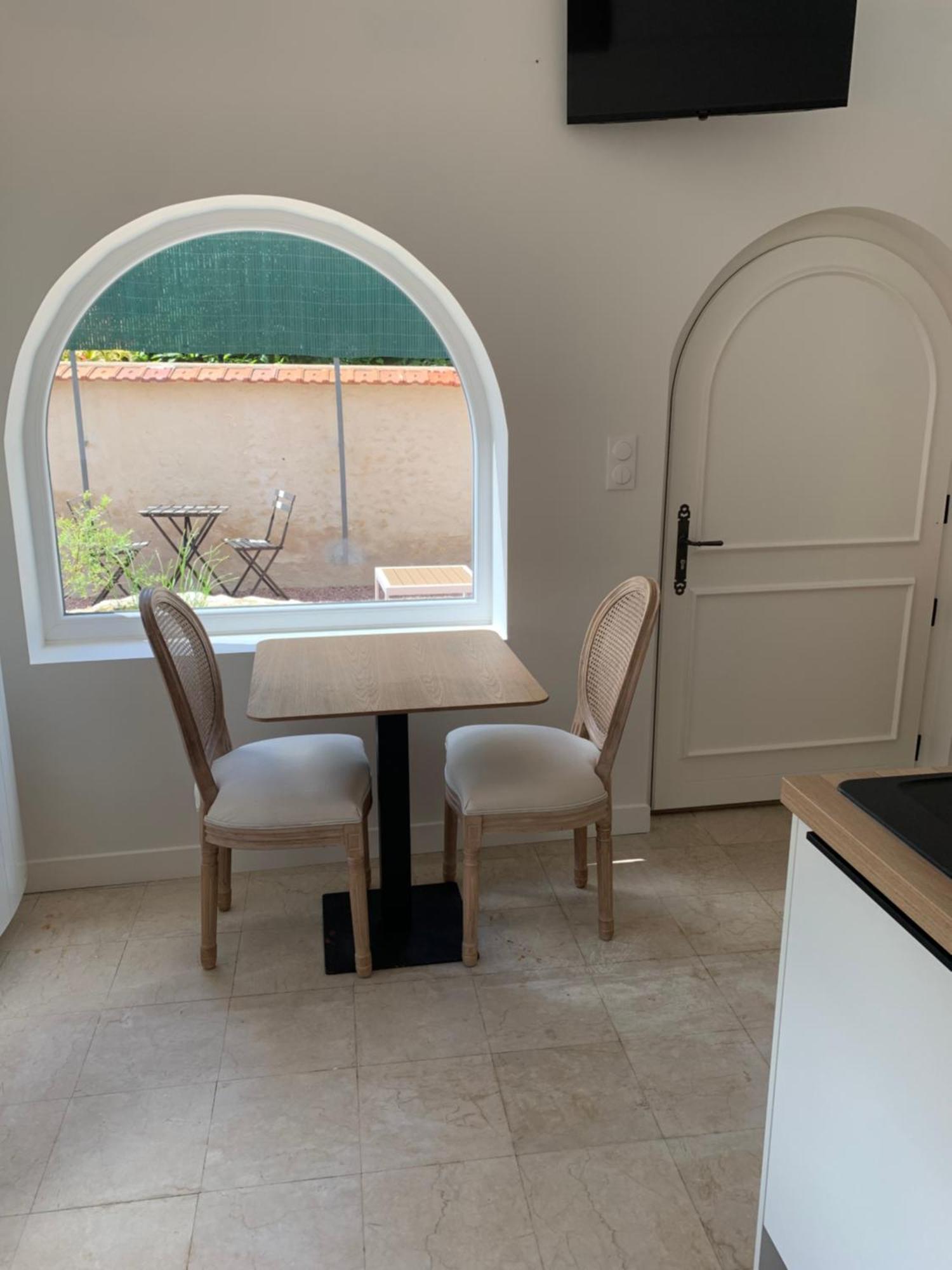 Le Carre Courtois Appartement Luisant Buitenkant foto