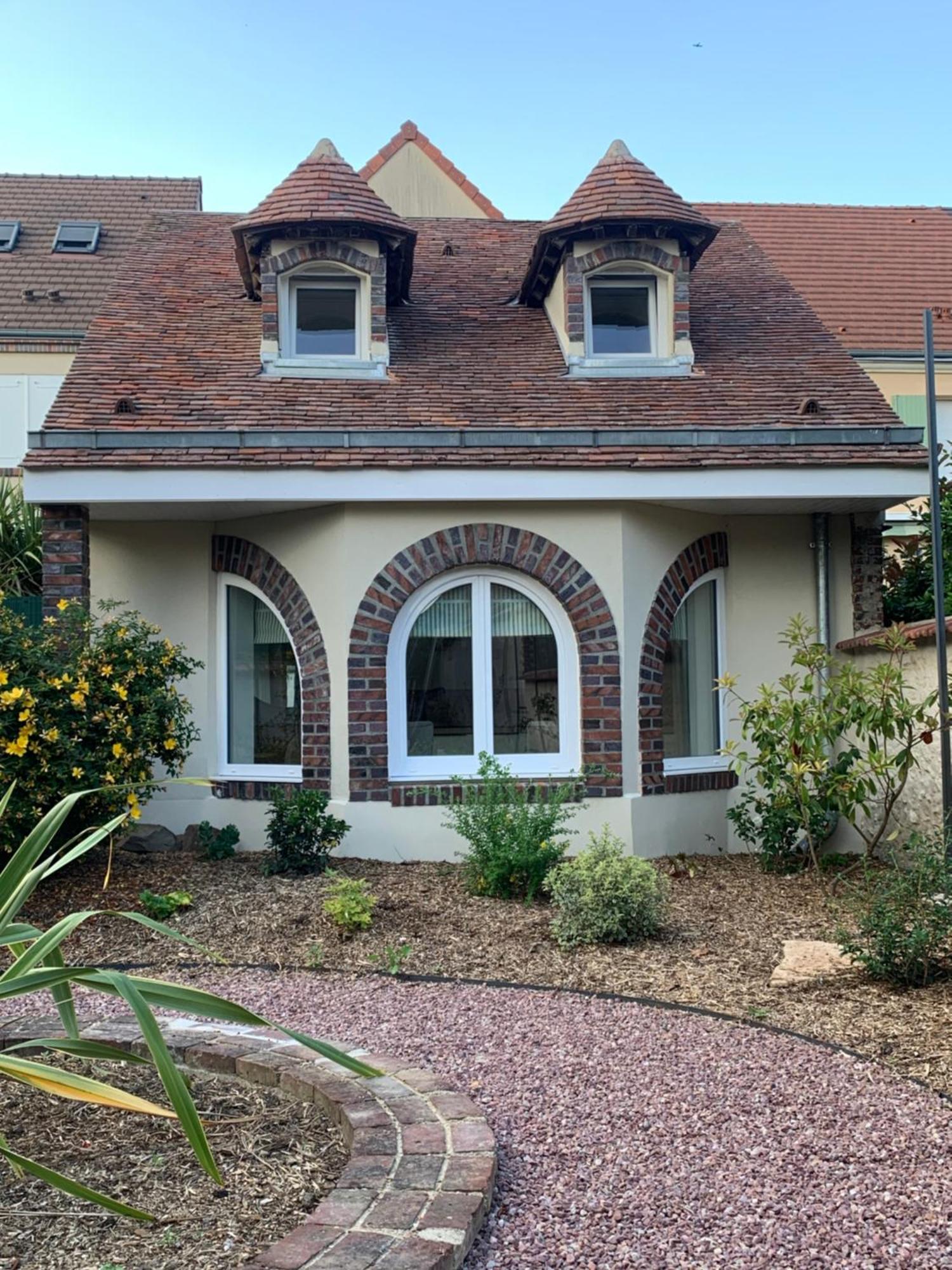 Le Carre Courtois Appartement Luisant Buitenkant foto
